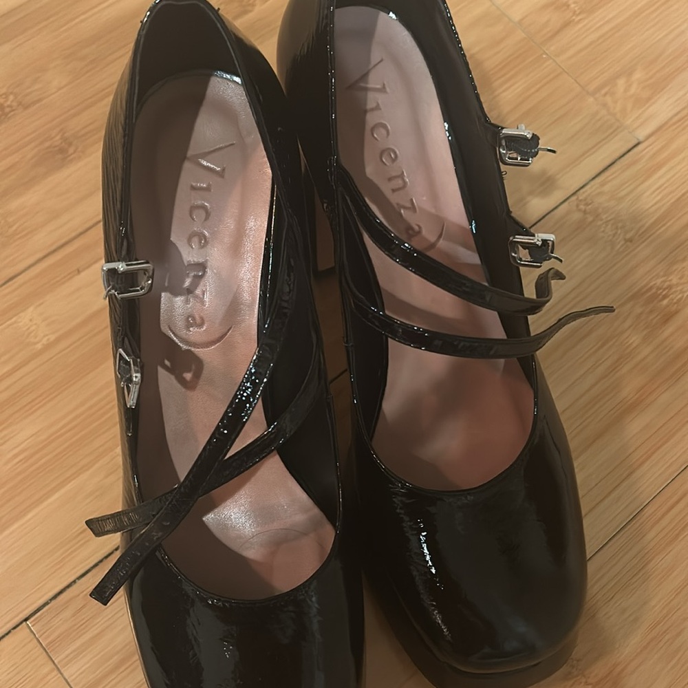 Vicenza Platform Mary Jane Heels - Picture 6 of 7